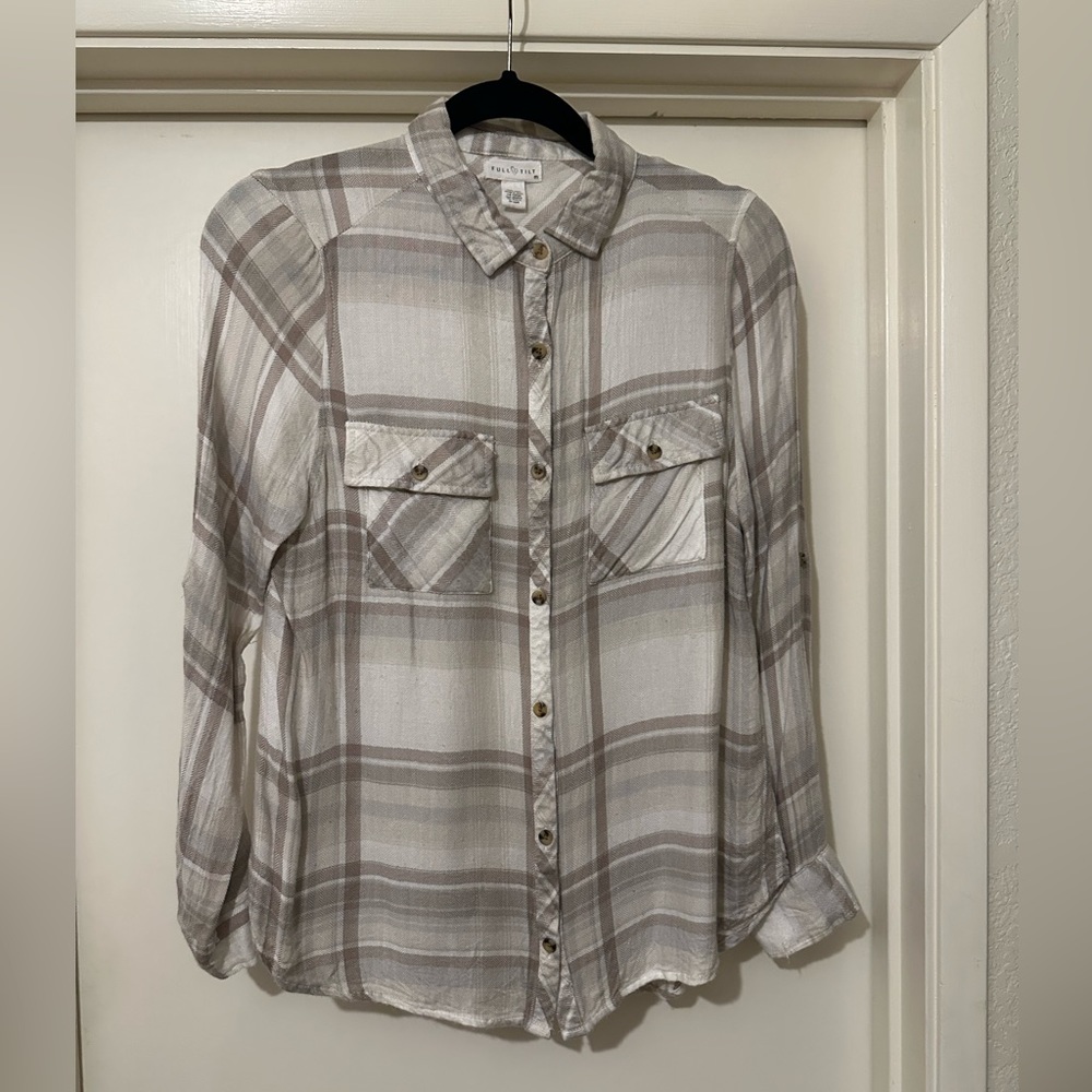 Tilly’s Full Tilt beige/cream Plaid Lightweight Flannel